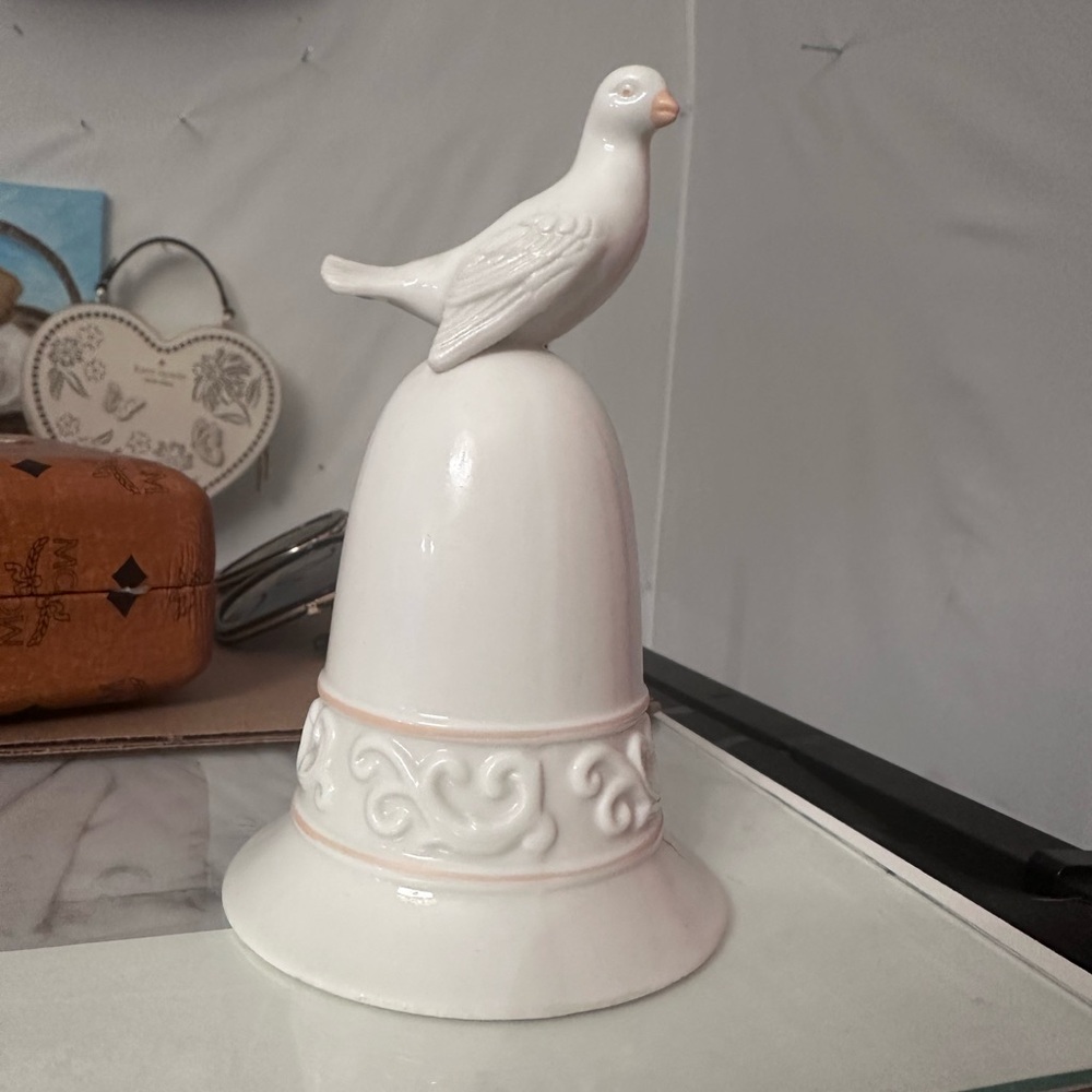 Avon White Ceramic Bird Figurine Bell